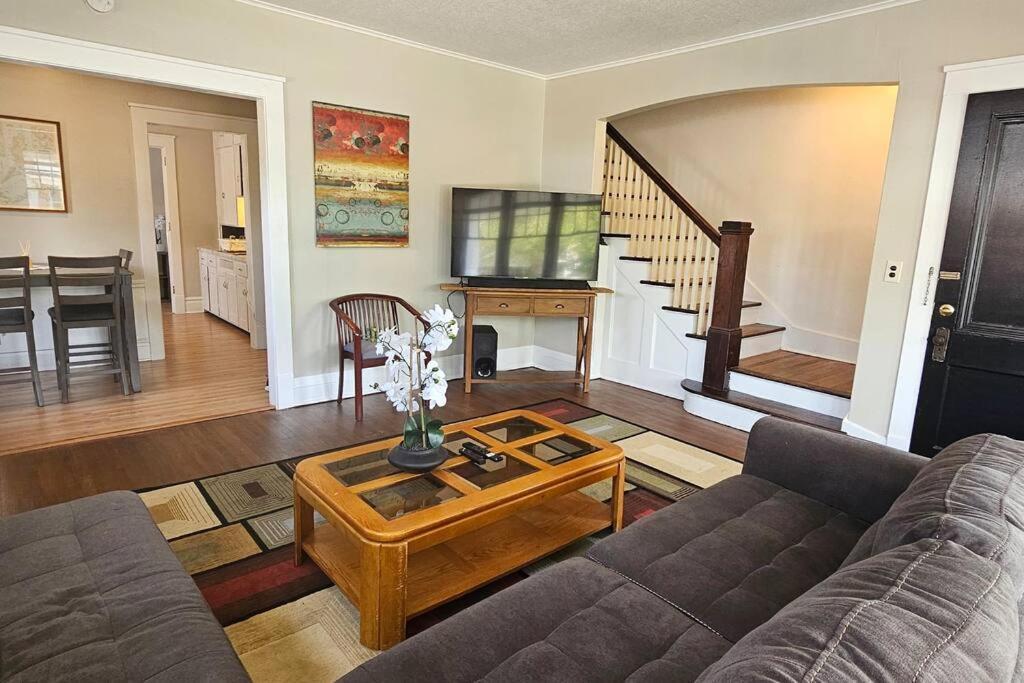 Terrace House Apartment มัสกีกอน ภายนอก รูปภาพ